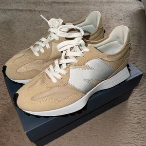 New Balance 327
